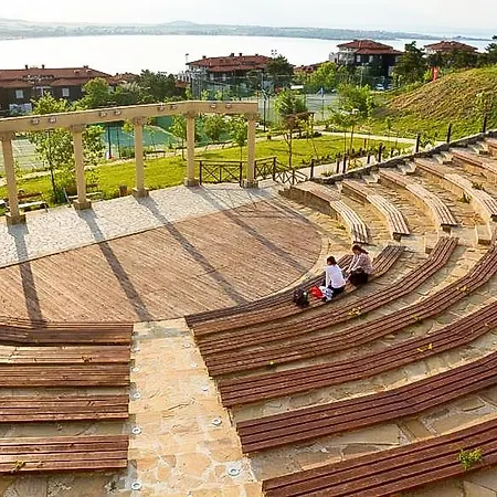 Chill Vibes Between Forest & Sea Σωζόπολη